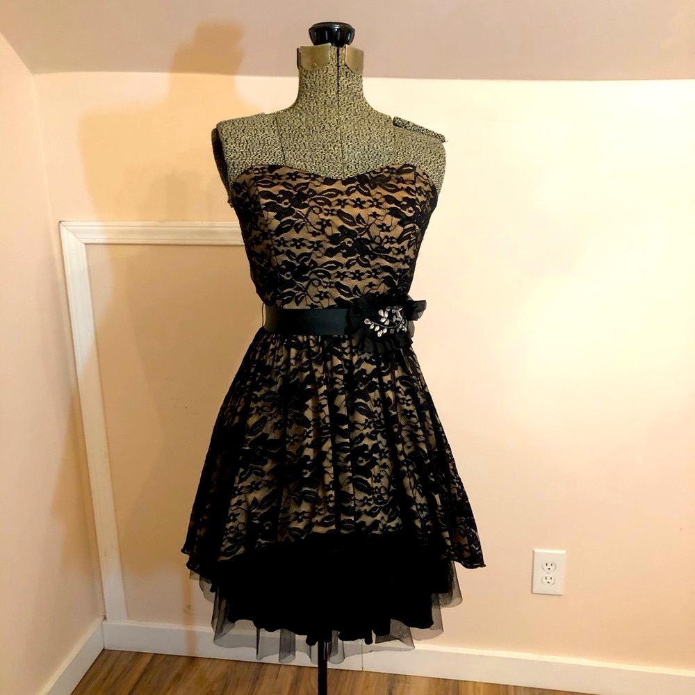Sexy Lace Black And Nude Flirty Dress